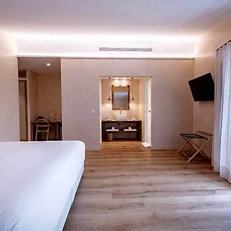 Palau Macelli & 4* Roses