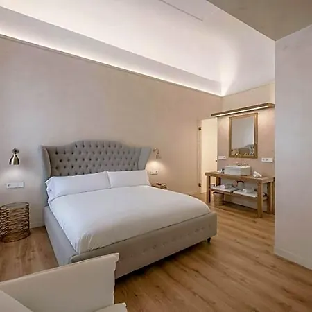 Palau Macelli & 4* Roses