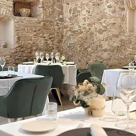 Palau Macelli & 4*