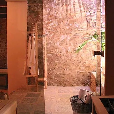 Palau Macelli & מלון רוזס