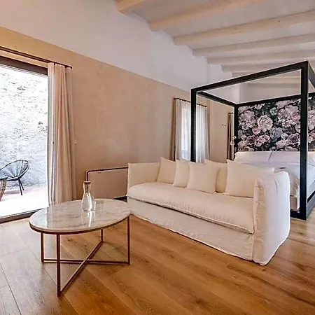 Palau Macelli & 4*